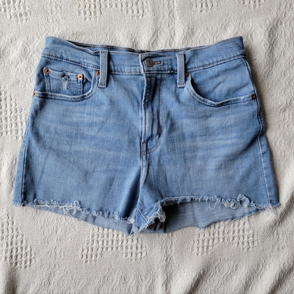 Levi's High Rise Casual Summer Cotton/Viscose Mix Denim Jean Short's - Picture 1 of 8